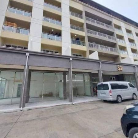 Spacious Luxury Condo W/ Kitchen Beside Hilton Clark D'Heights Angeles Exterior photo